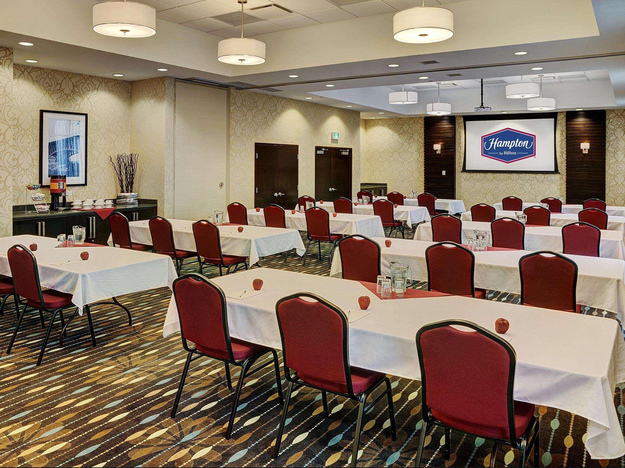 Hampton Inn By Hilton Winnipeg Exterior foto