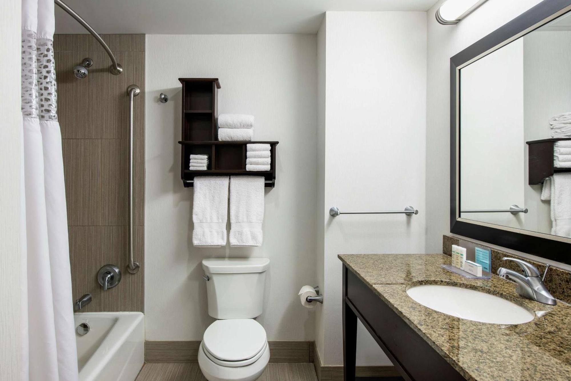 Hampton Inn By Hilton Winnipeg Exterior foto